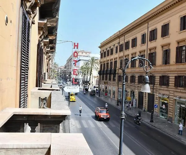 Mamamia #teatro Biondo بيت ضيافة باليرمو